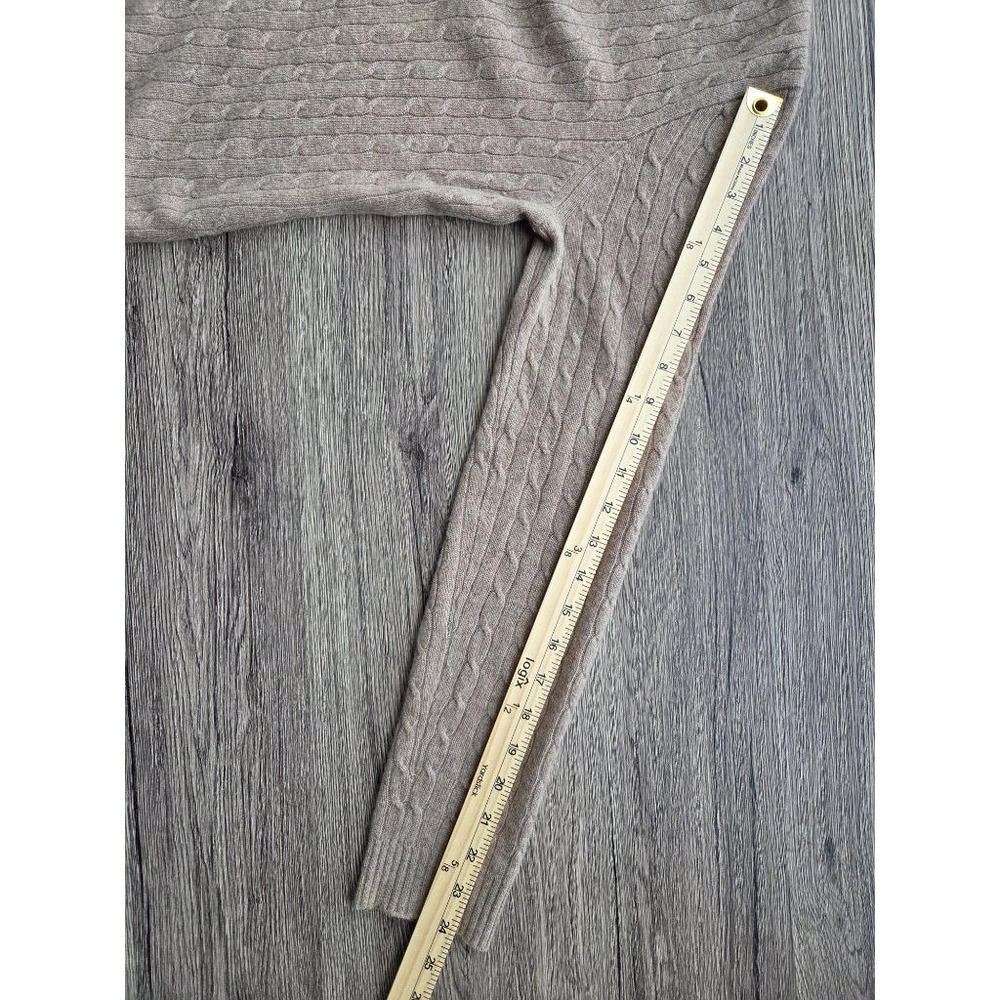 J.Crew Cashmere Cable Knit V-Neck Sweater Womens M Preppy Old Money (Flaws) - Picture 11 of 12